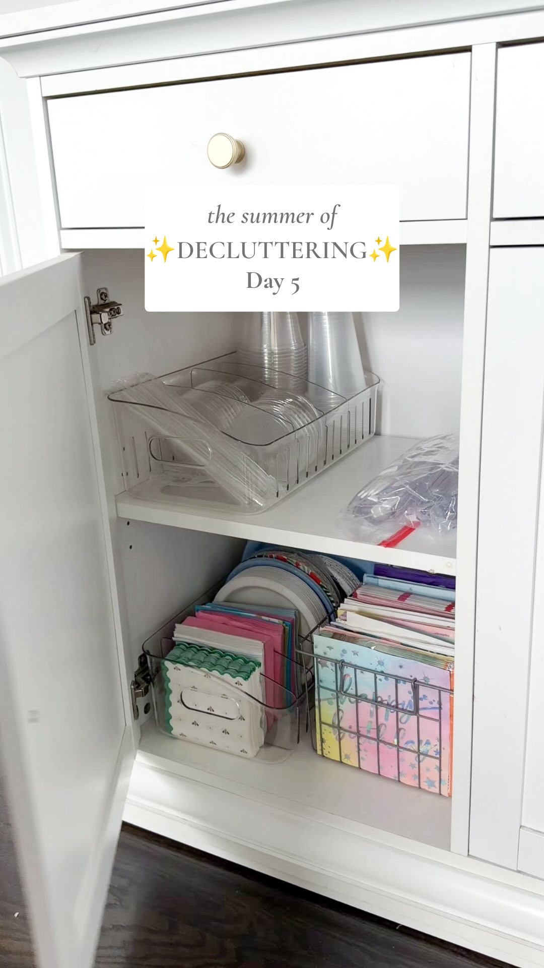 Decluttered a cabinet today ✨ decluttering one small space a day is the way to do it! I love seeing progress every day without getting too overwhelmed. I’ve tried the decluttering a whole room in one day and it never works for me! I get way too overwhelmed and don’t end up getting rid of anything, just making a bigger mess 😂 #declutter #summerofdecluttering #declutterwithme #declutteredhome #declutteringtips