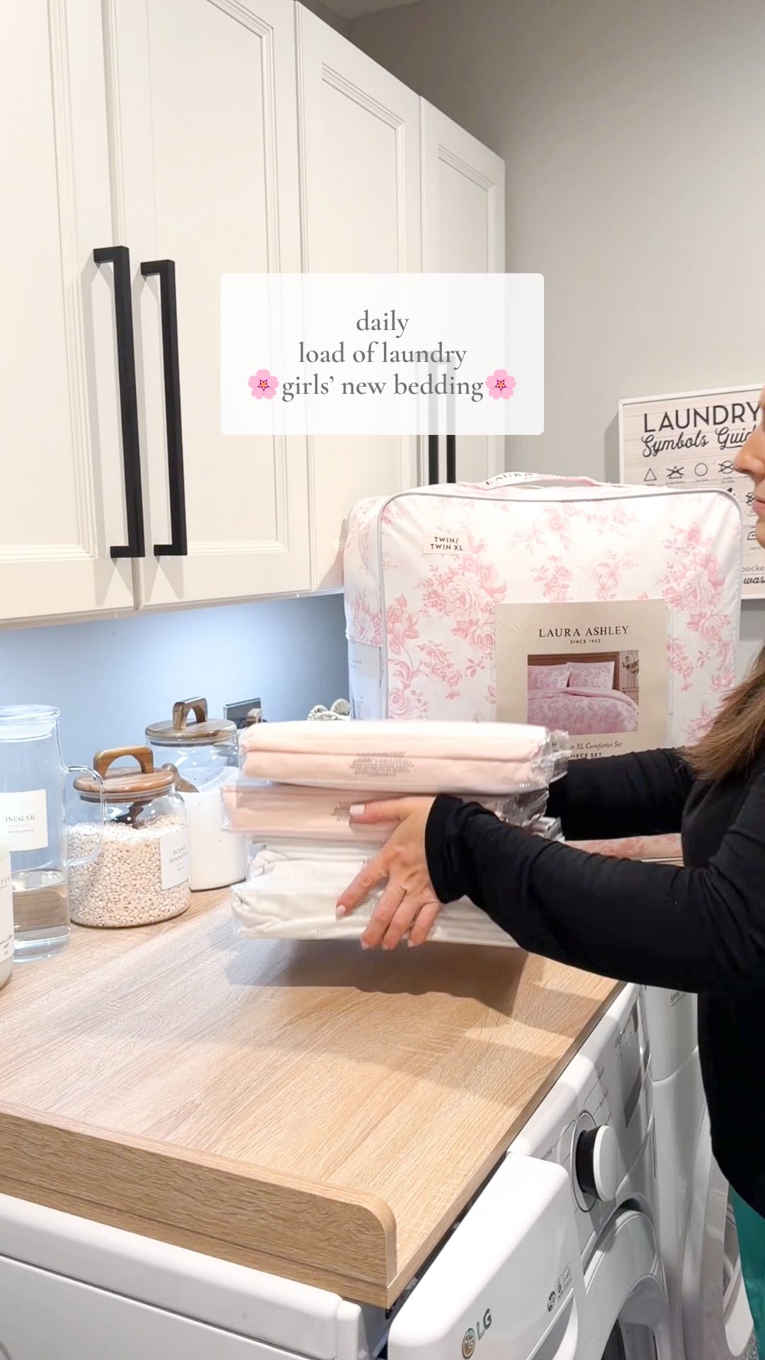 The girls’ room turned out so cute! It was a busy laundry day and it literally took me all day to get all their new bedding washed up but they love it so much! It’s so girly and pink! I got two sets of sheets to easily be able to switch on laundry day. I don’t even know why I got one white set each because they both love the pink and only want that on their beds 😂 #laundry #dailylaundry #laundryday #laundryroom #laundrytips
